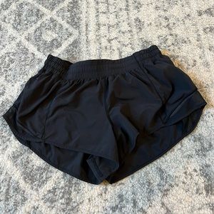 Hotty Hot Low rise 2.5” Lulu lemon shorts